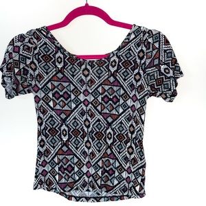 Medium Aeropostale Cropped/Short Top